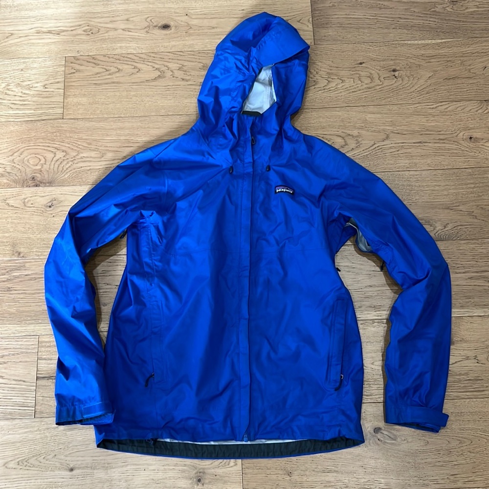 Patagonia men’s Torrentshell Rain Jacket - barely worn